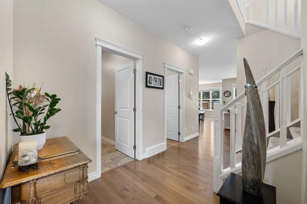 231 Evansglen Circle NW