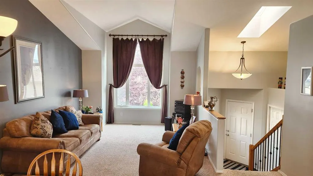 208 Silkstone Bay W