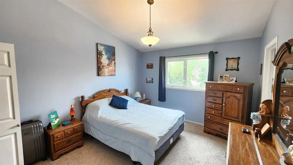 208 Silkstone Bay W