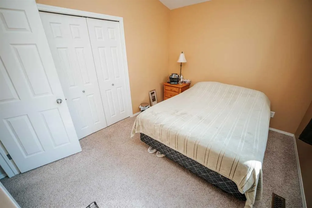 208 Silkstone Bay W