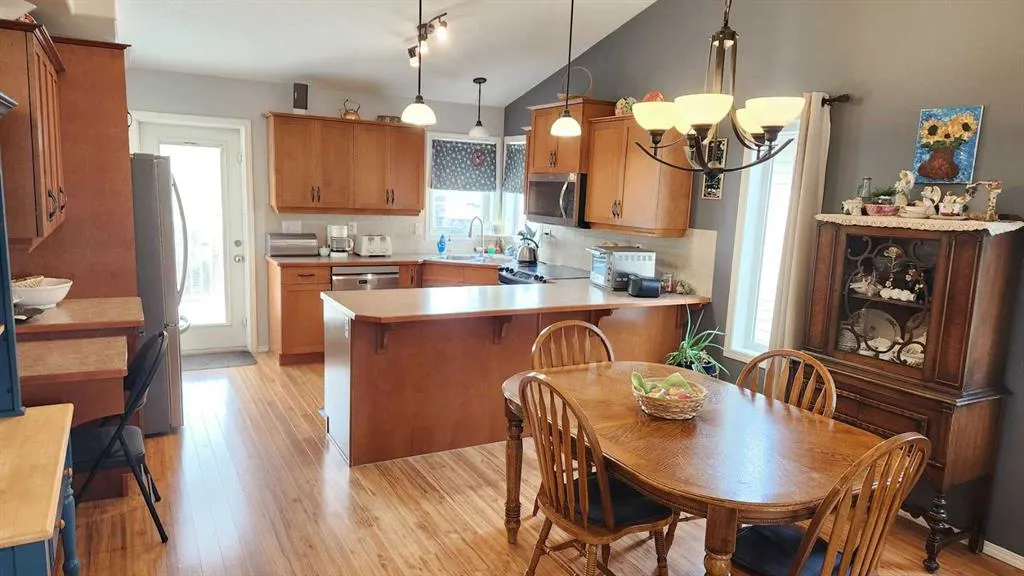 208 Silkstone Bay W