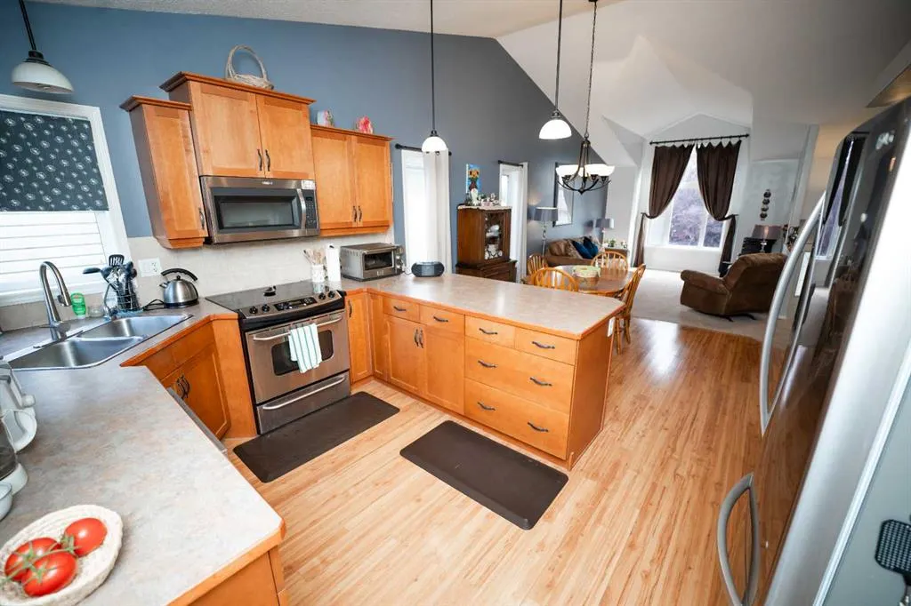208 Silkstone Bay W