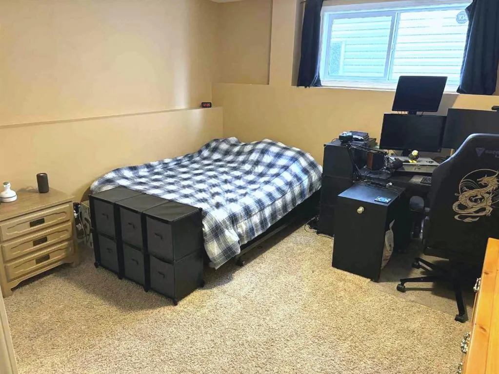 208 Silkstone Bay W