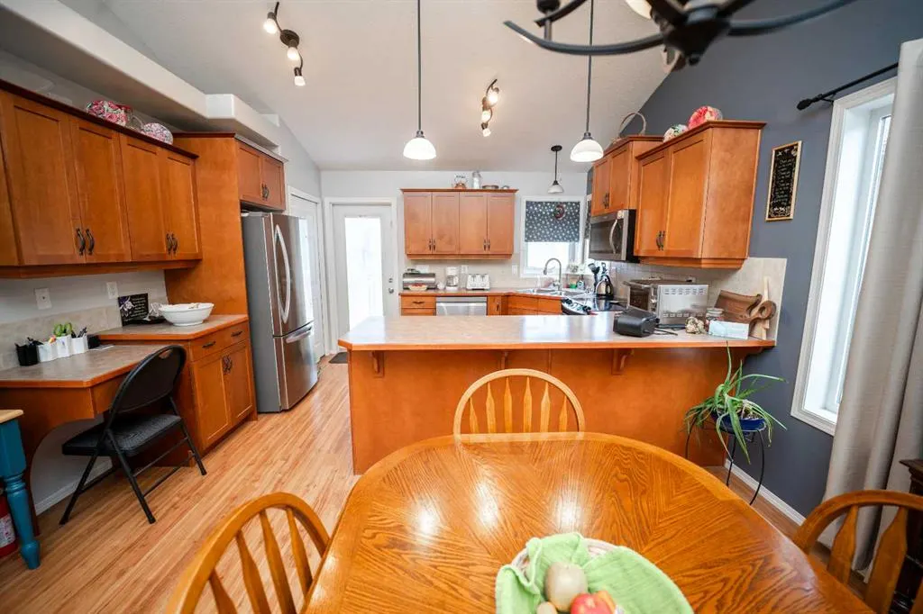 208 Silkstone Bay W