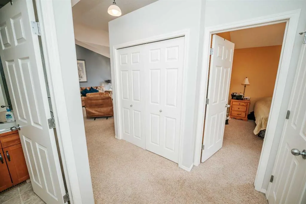 208 Silkstone Bay W