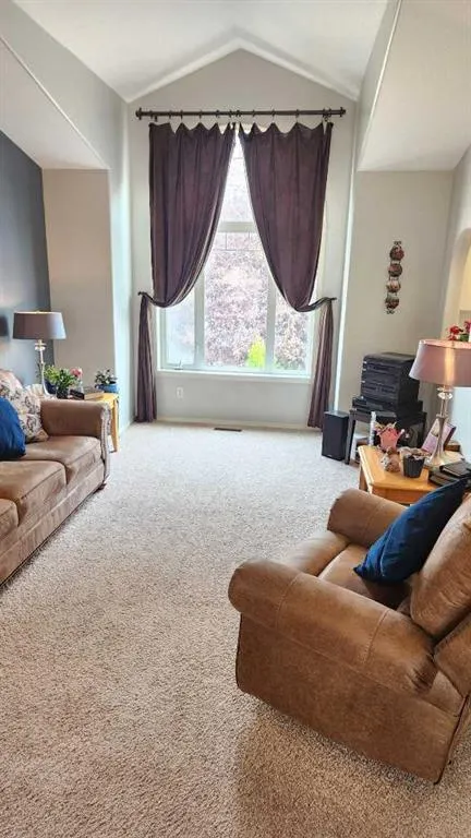 208 Silkstone Bay W