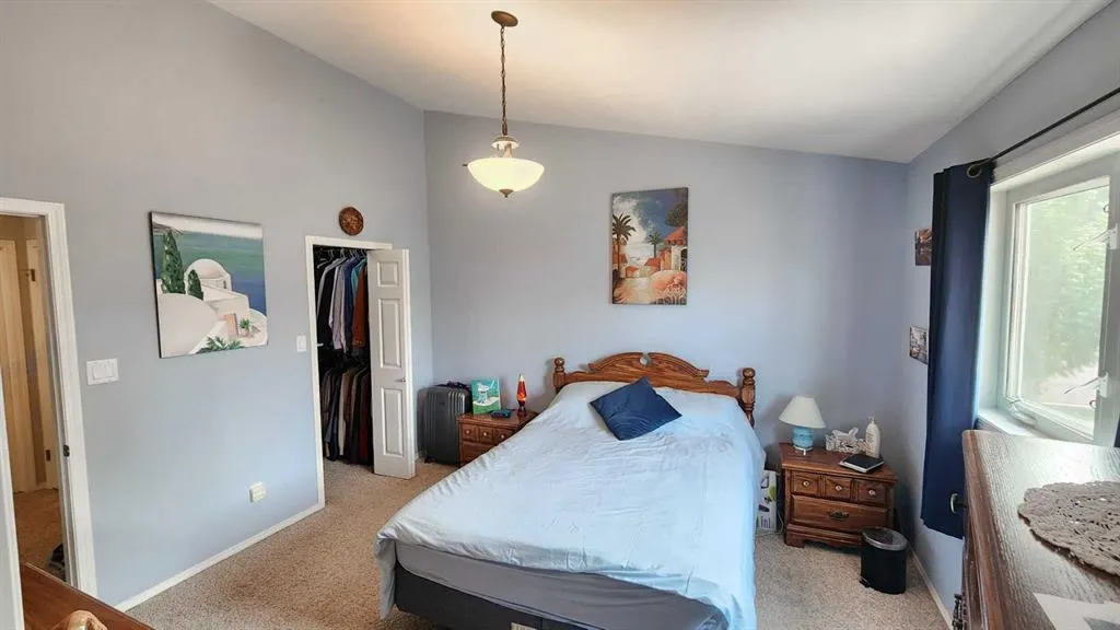208 Silkstone Bay W