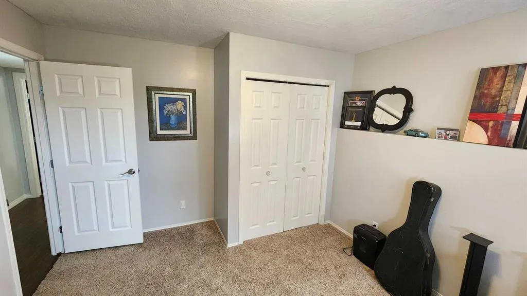 208 Silkstone Bay W