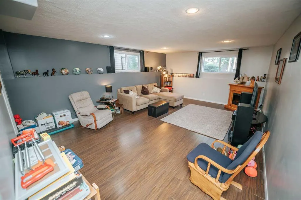 208 Silkstone Bay W
