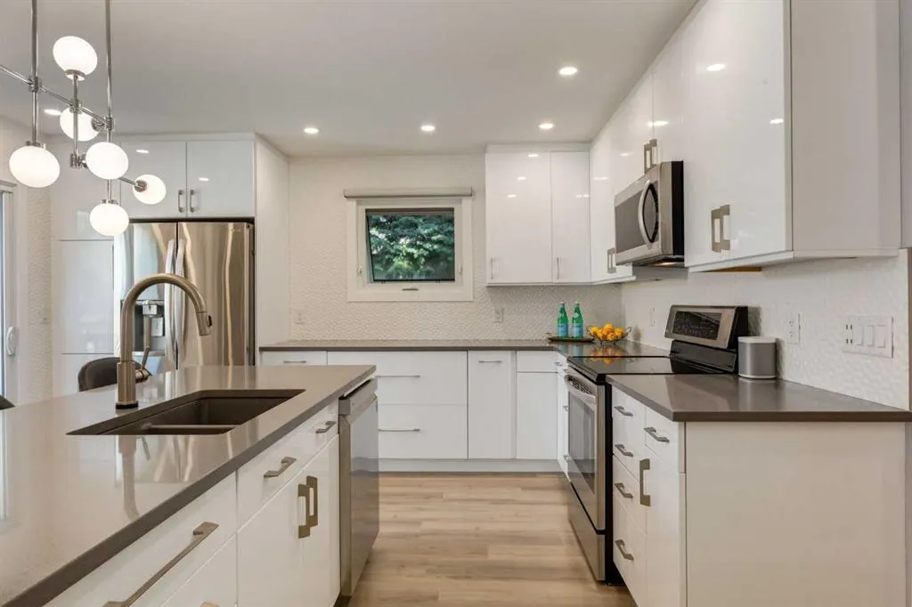 31 Silverstone Bay NW