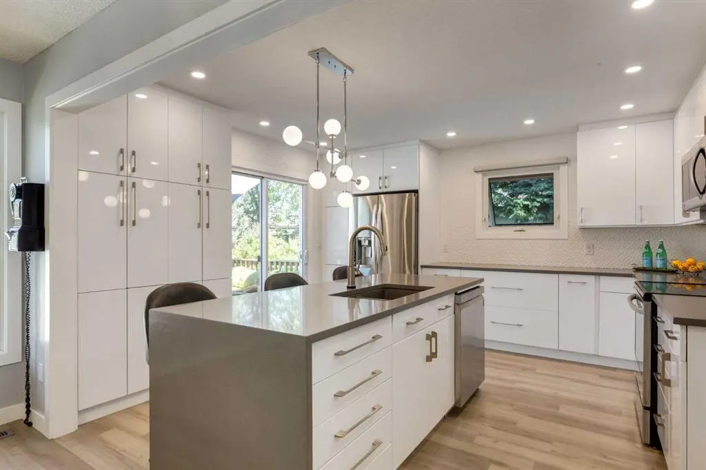 31 Silverstone Bay NW