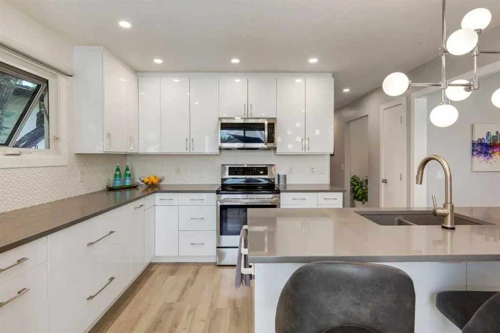 31 Silverstone Bay NW