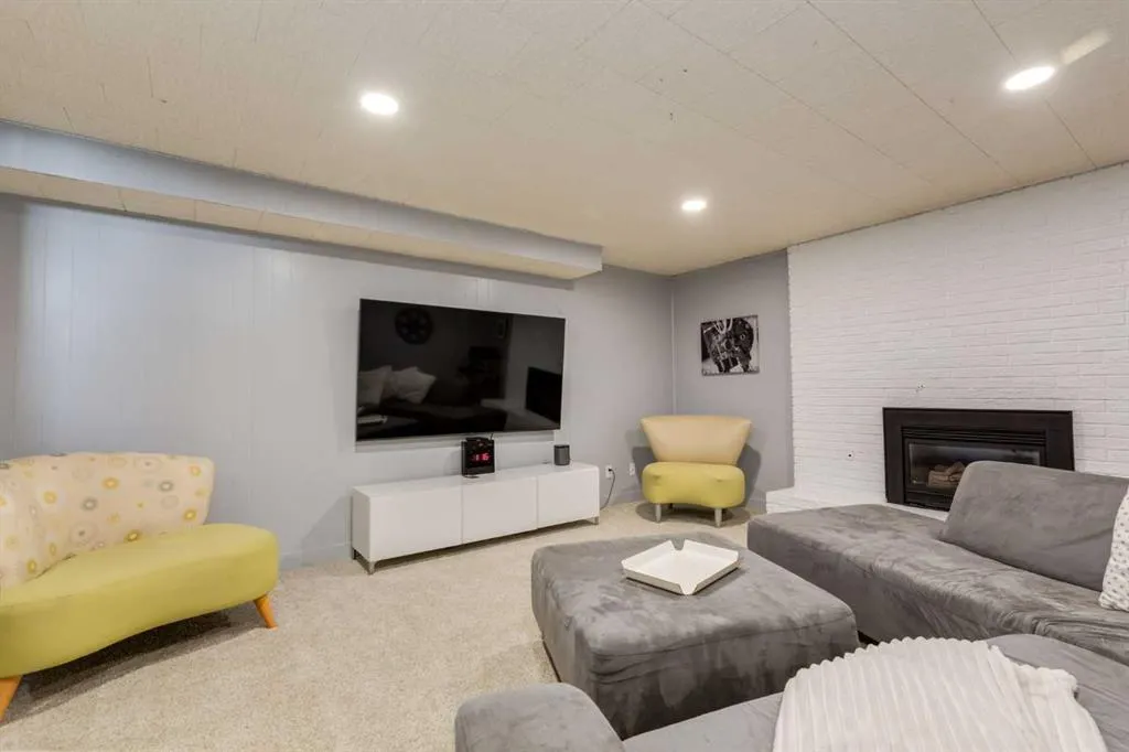 31 Silverstone Bay NW