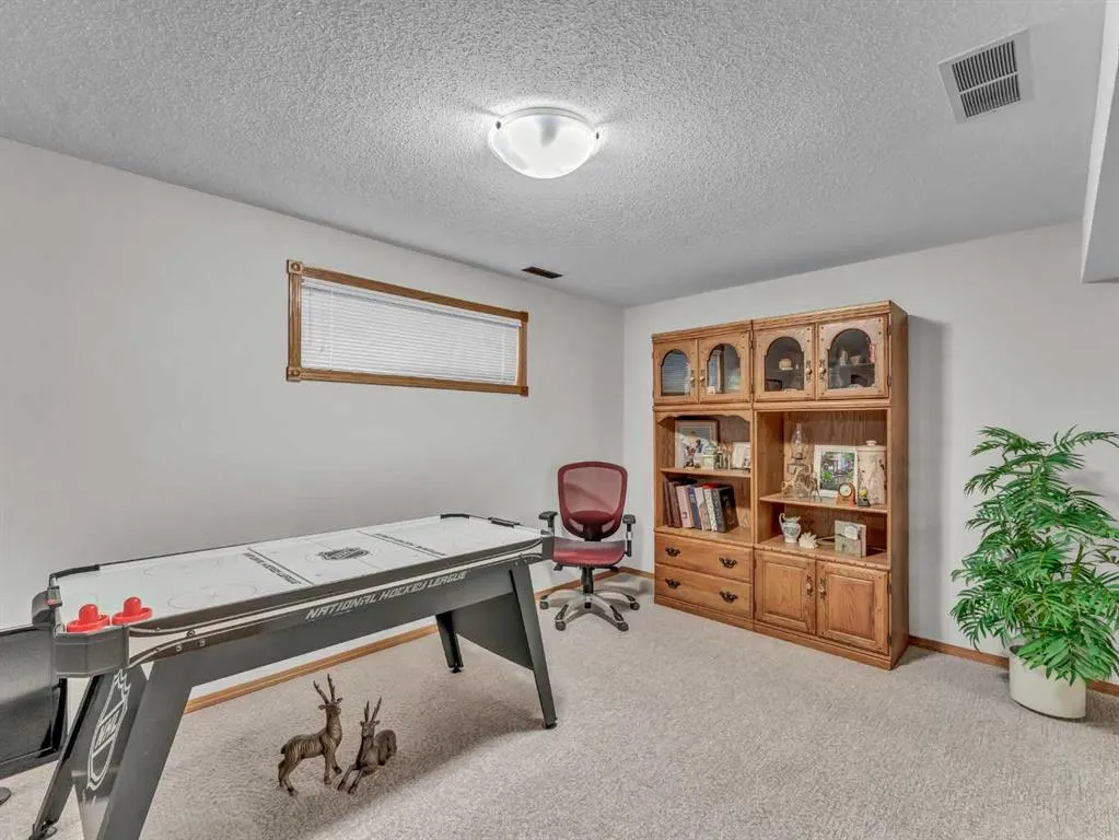 62 Park Meadows Lane SE
