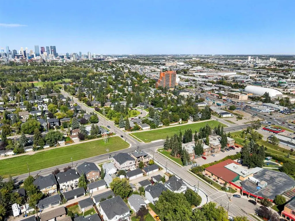 530 56 Avenue SW, #2