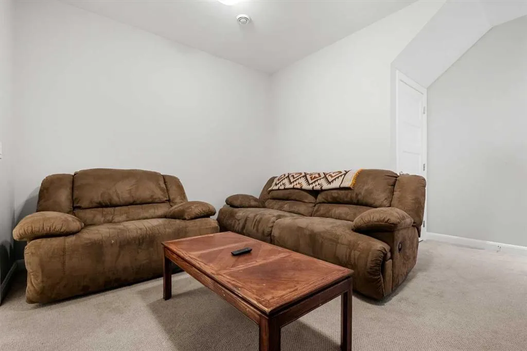 530 56 Avenue SW, #2
