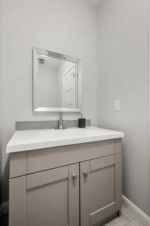 530 56 Avenue SW, #2
