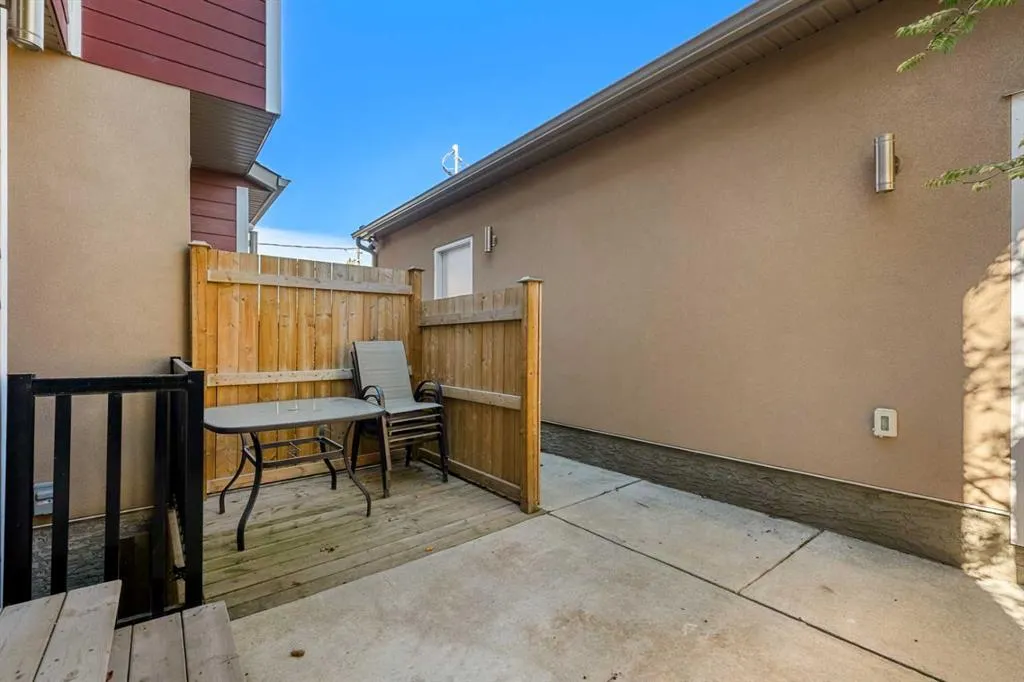 530 56 Avenue SW, #2