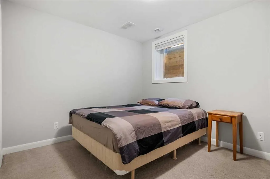 530 56 Avenue SW, #2