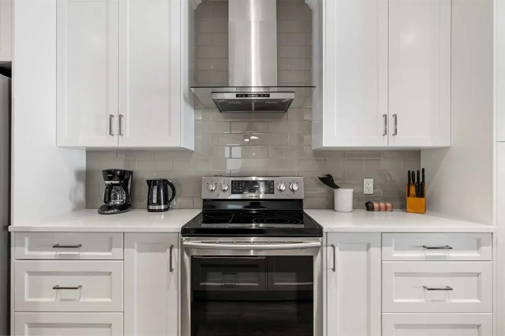 530 56 Avenue SW, #2