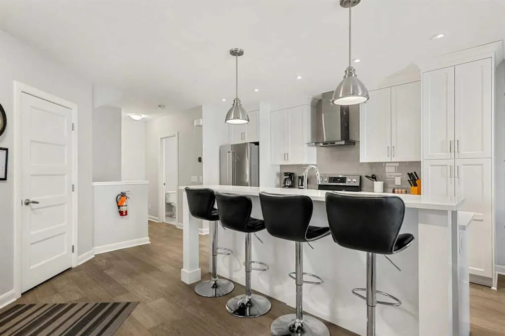 530 56 Avenue SW, #2