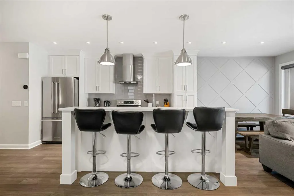 530 56 Avenue SW, #2