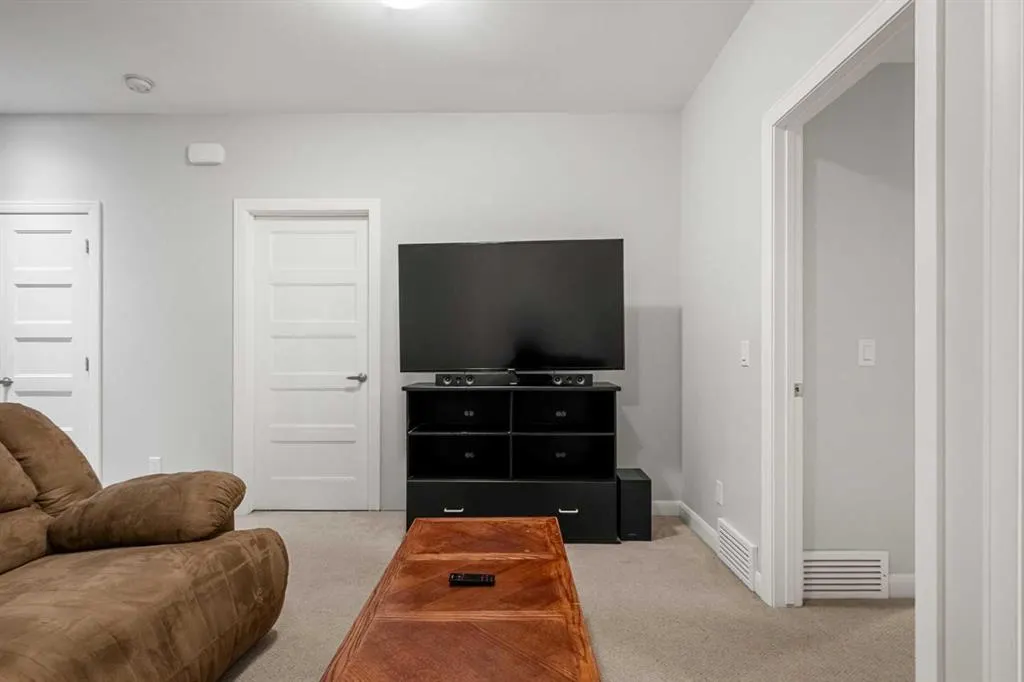 530 56 Avenue SW, #2