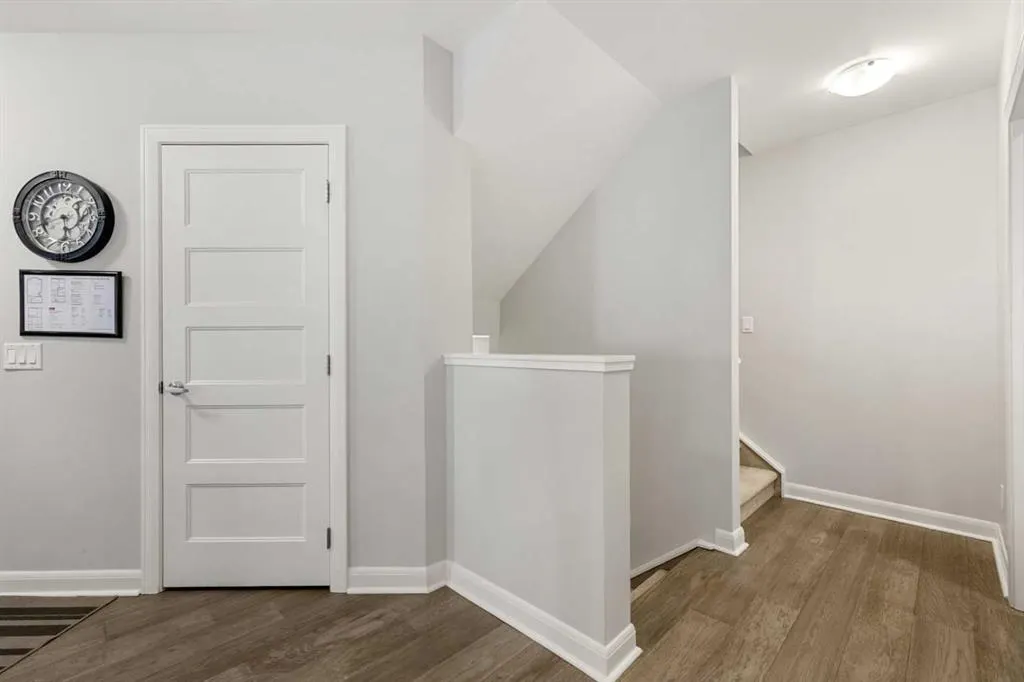 530 56 Avenue SW, #2