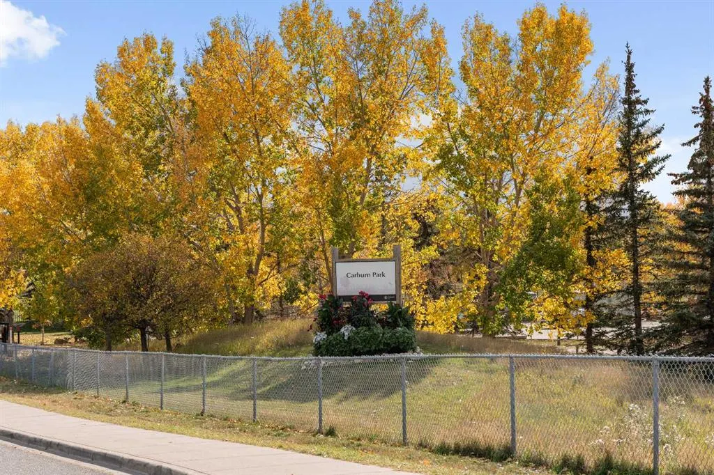 24 Riverside Crescent SE