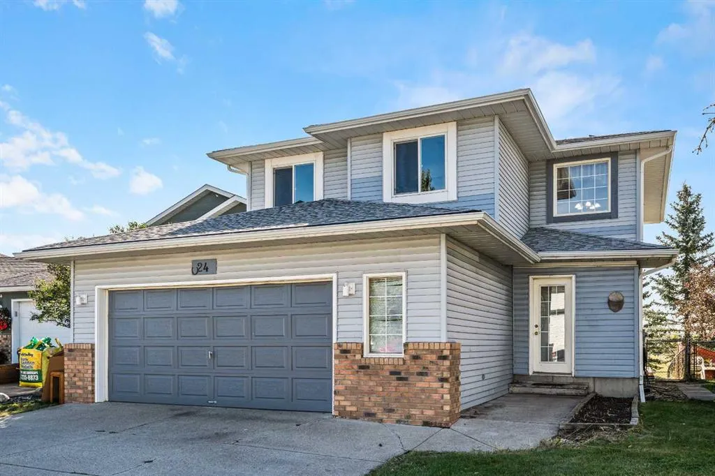24 Riverside Crescent SE