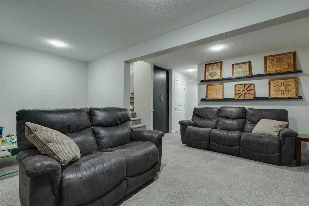 201 Carringvue Way NW