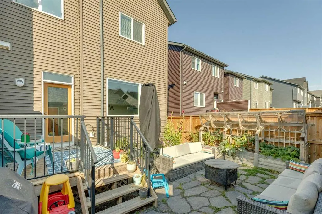 201 Carringvue Way NW