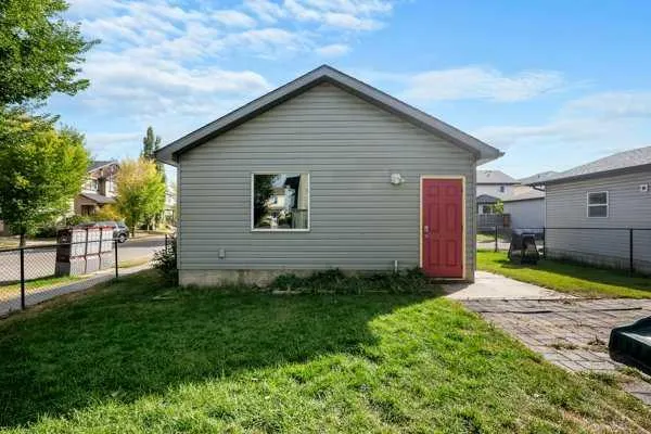 345 Prestwick Terrace SE