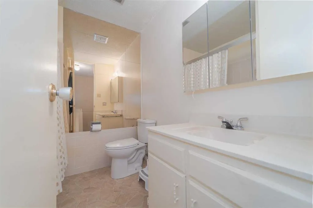 2302 23 Street N, #3