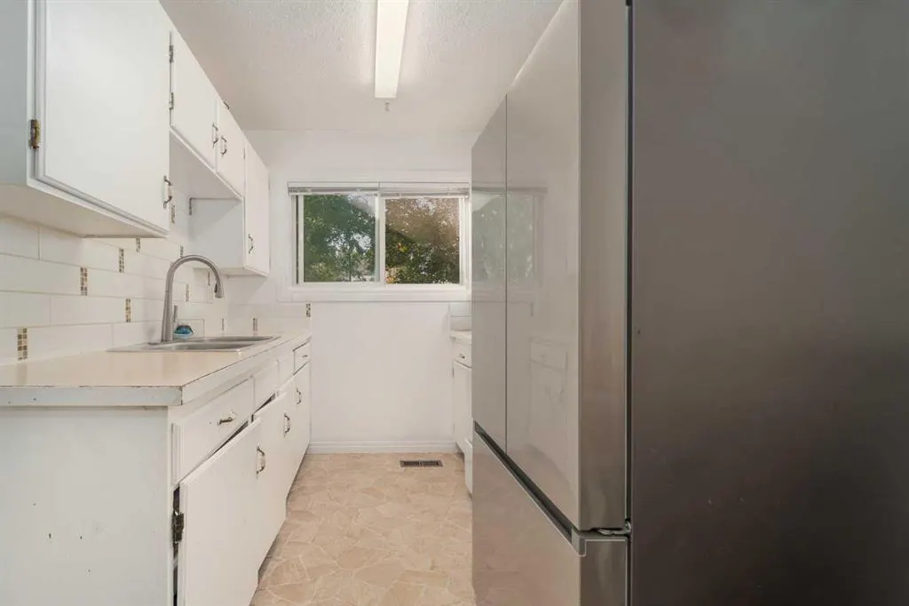 2302 23 Street N, #3