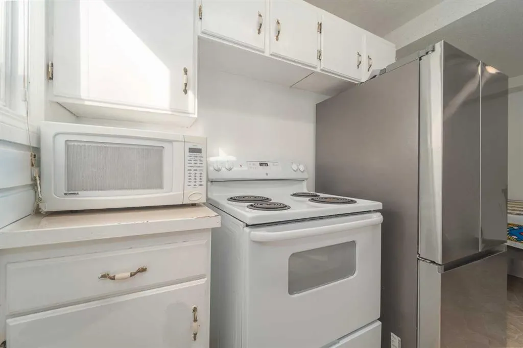 2302 23 Street N, #3