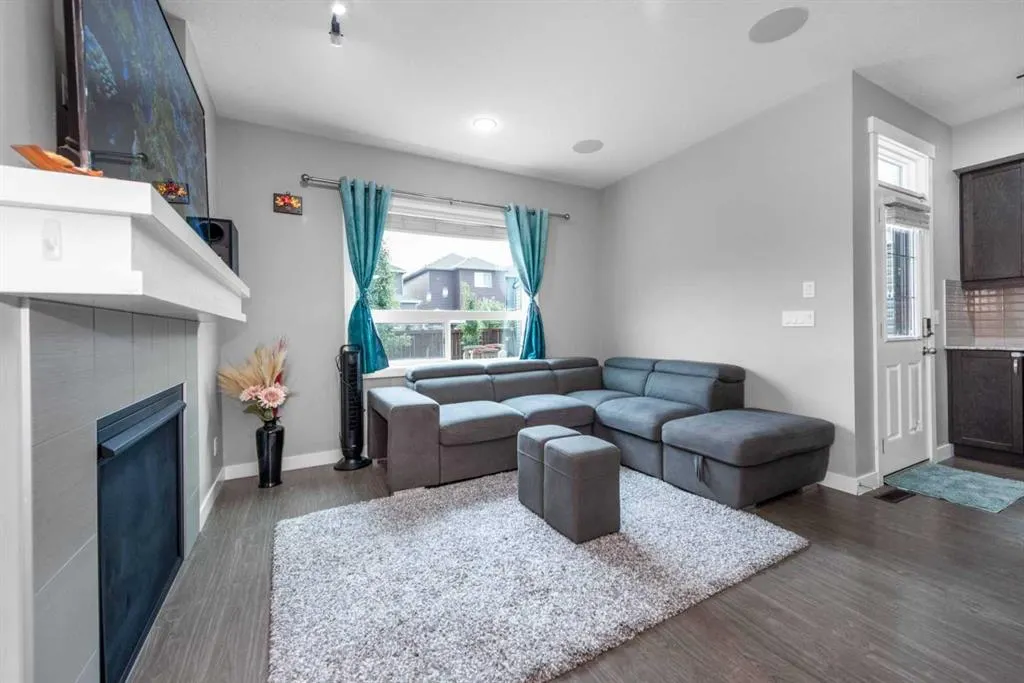 80 Legacy Reach Manor SE