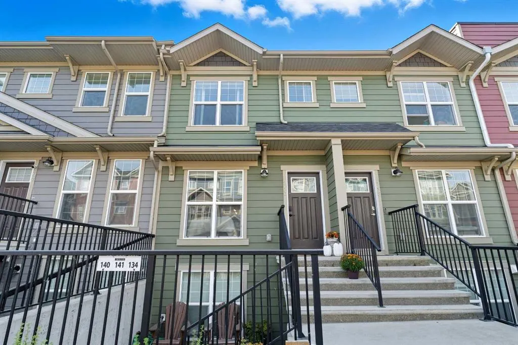 253 Cranbrook Square SE