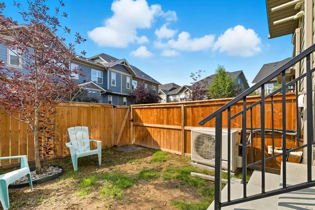 253 Cranbrook Square SE