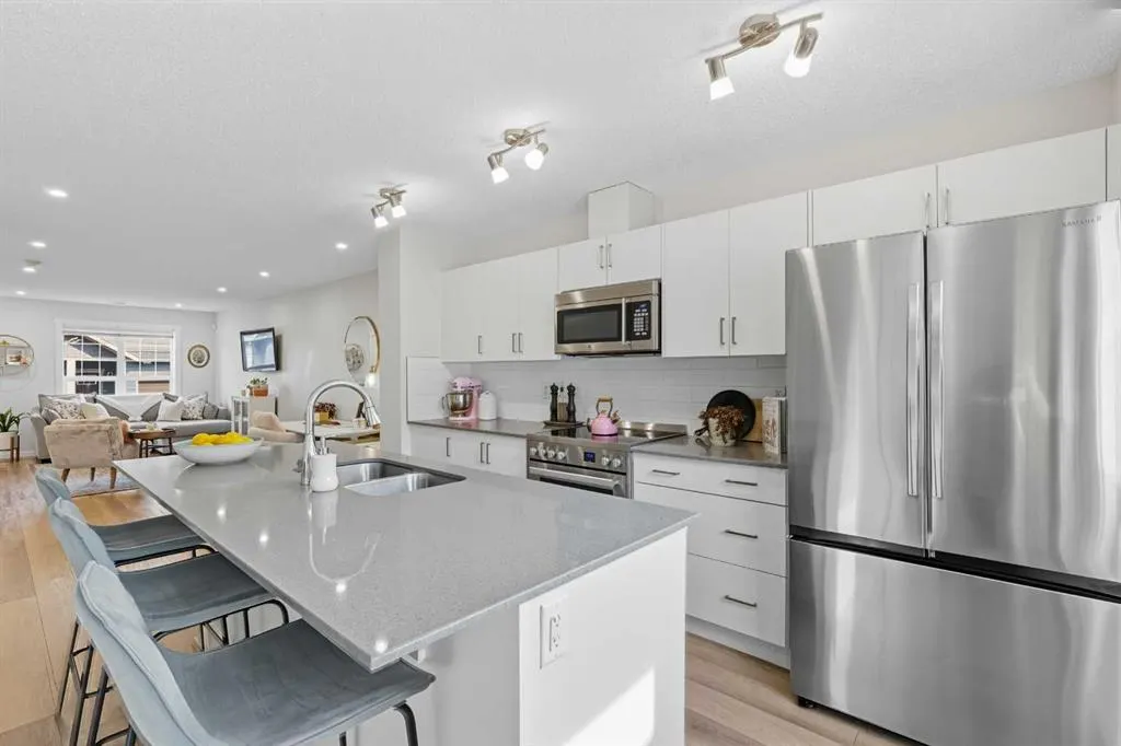 253 Cranbrook Square SE