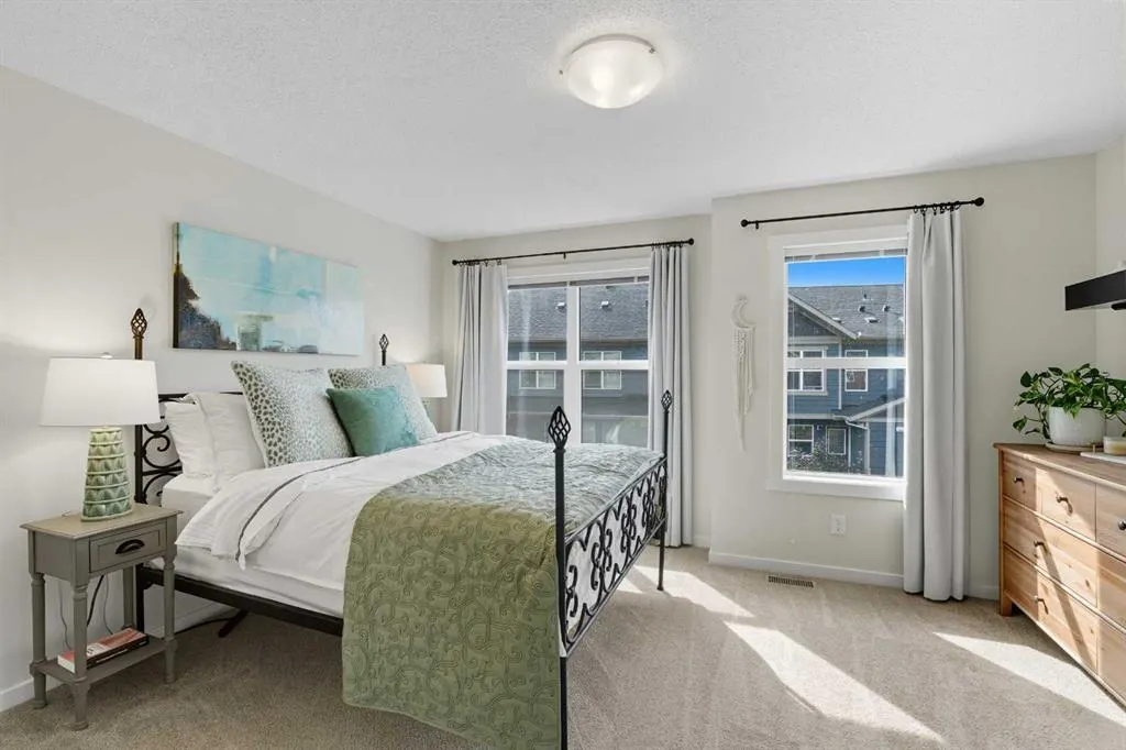 253 Cranbrook Square SE