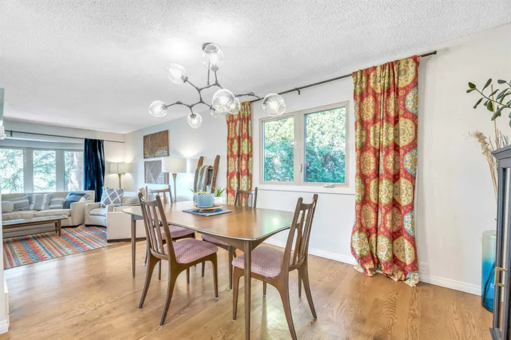 233 Thornbriar Green