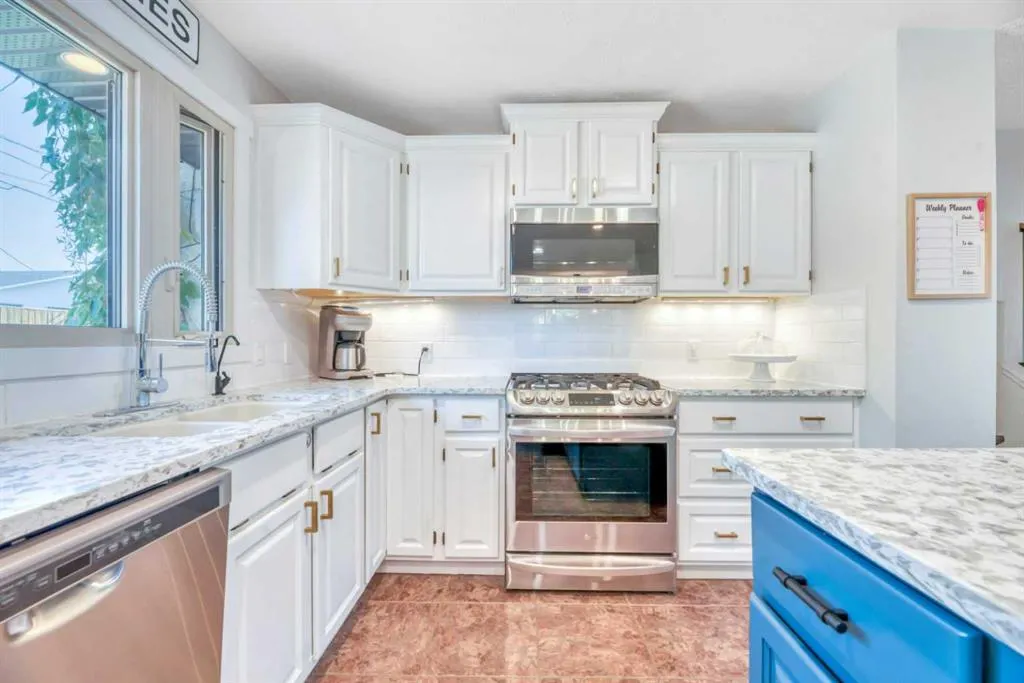 233 Thornbriar Green