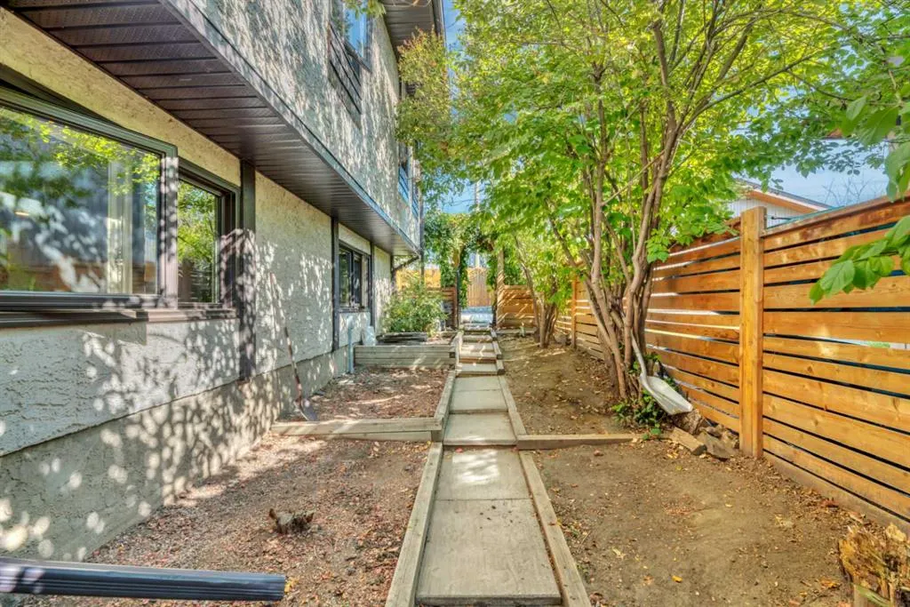 233 Thornbriar Green