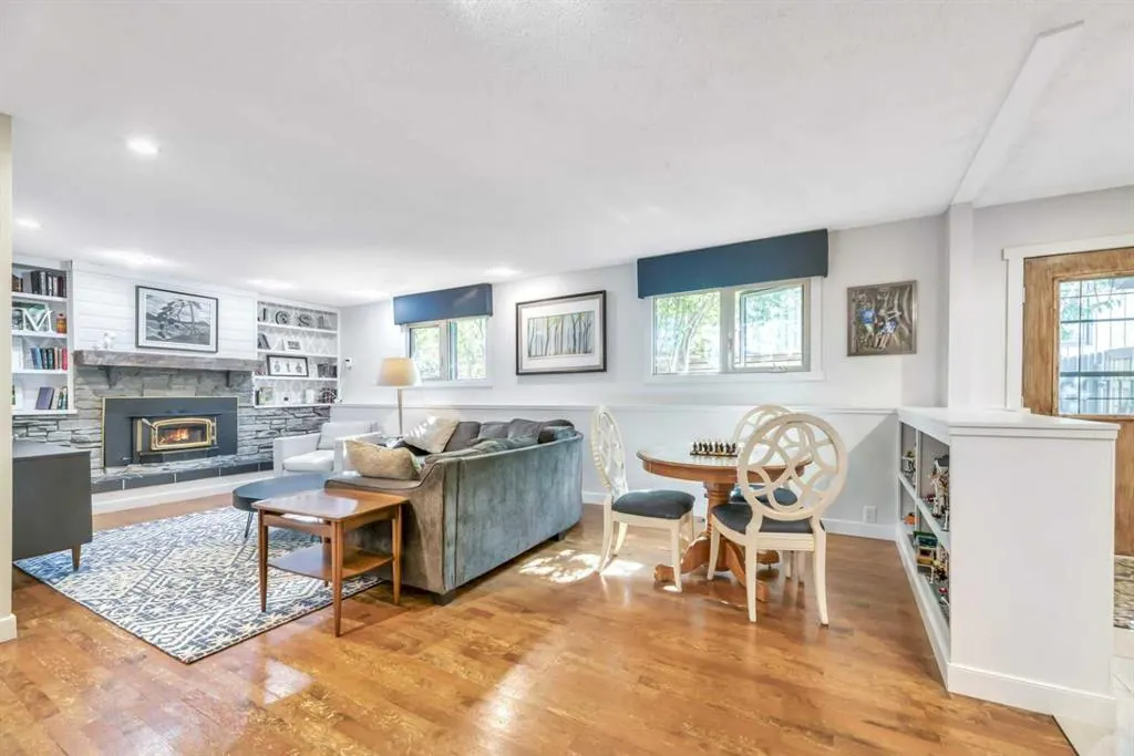 233 Thornbriar Green