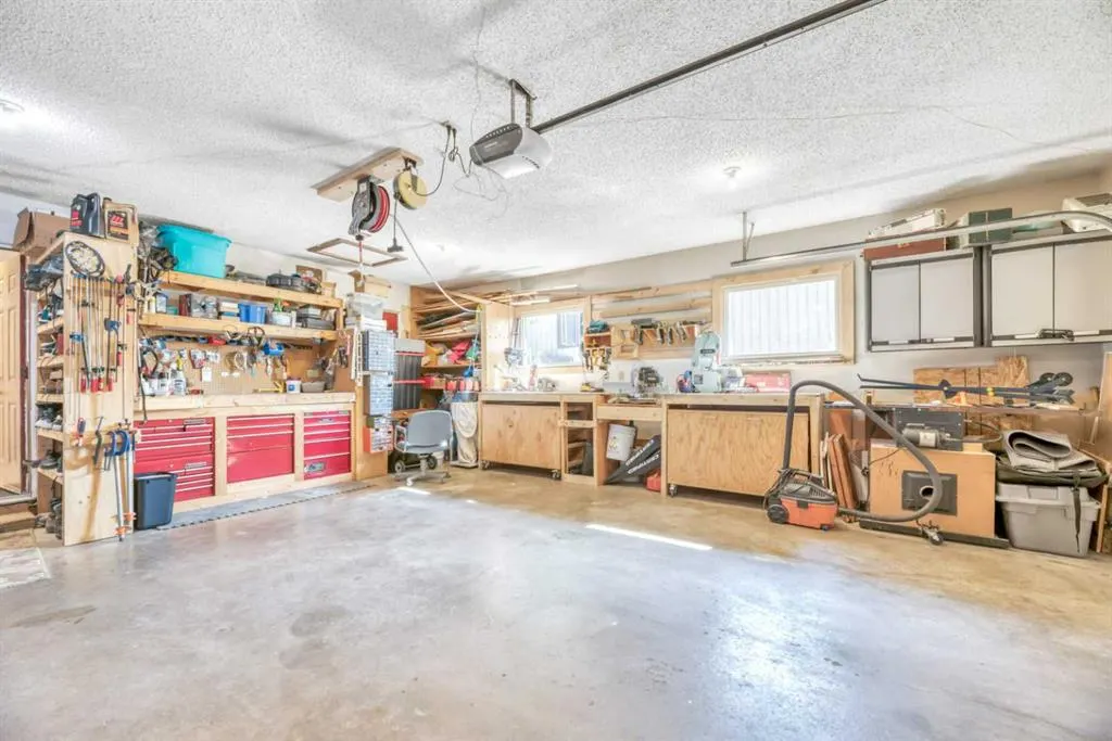 233 Thornbriar Green
