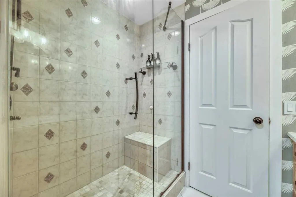 233 Thornbriar Green