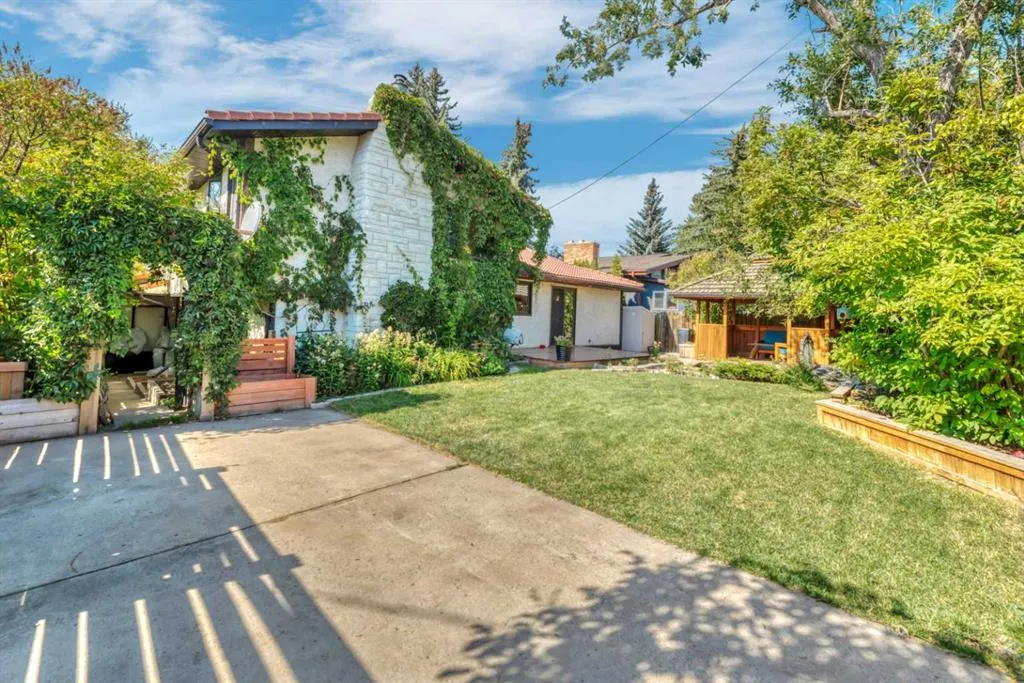 233 Thornbriar Green