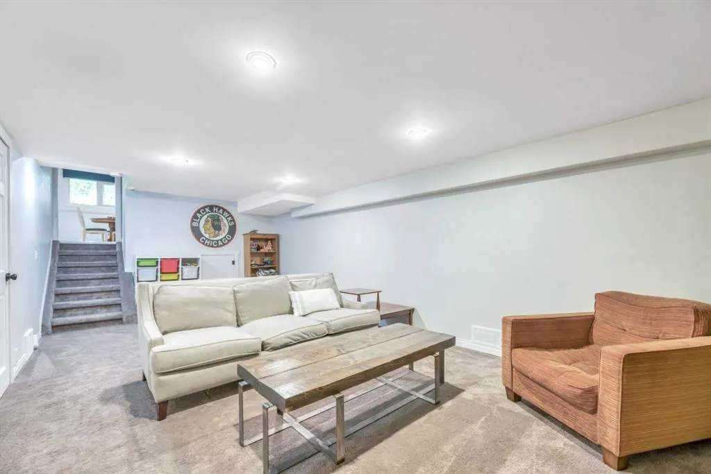 233 Thornbriar Green