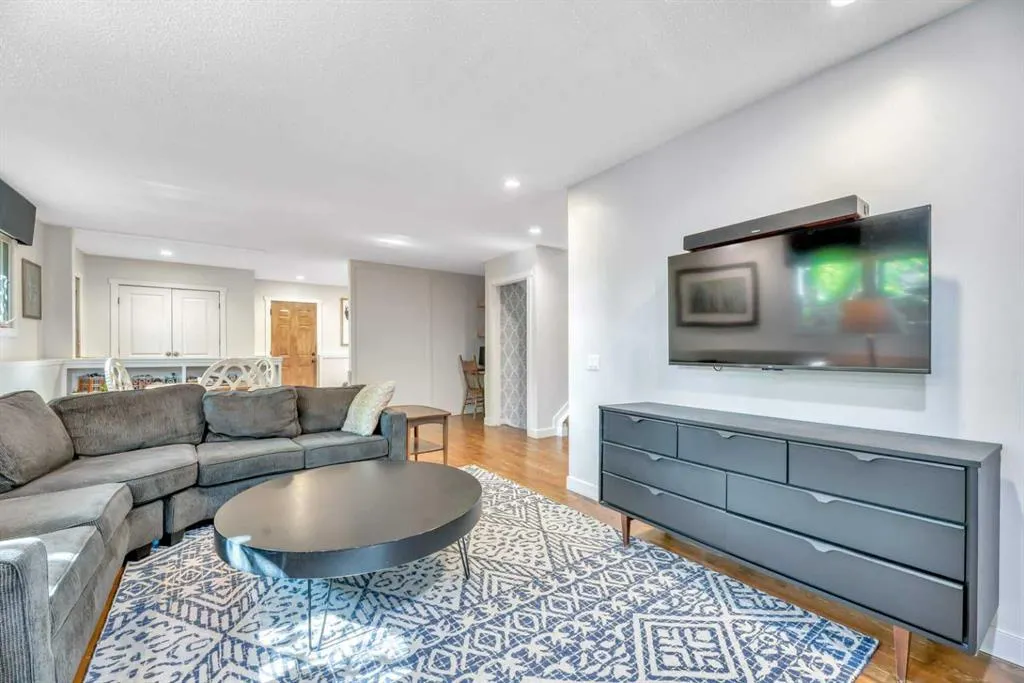 233 Thornbriar Green